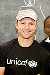 https://upload.wikimedia.org/wikipedia/commons/thumb/e/ea/Matt_Dawson_UNICEF_cropped.jpg/100px-Matt_Dawson_UNICEF_cropped.jpg